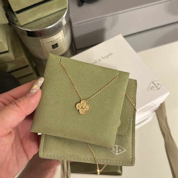 (SOLD) Van Cleef & Arpels Vintage Alhambra Pendant Rose Gold Necklace - Picture 8 of 14